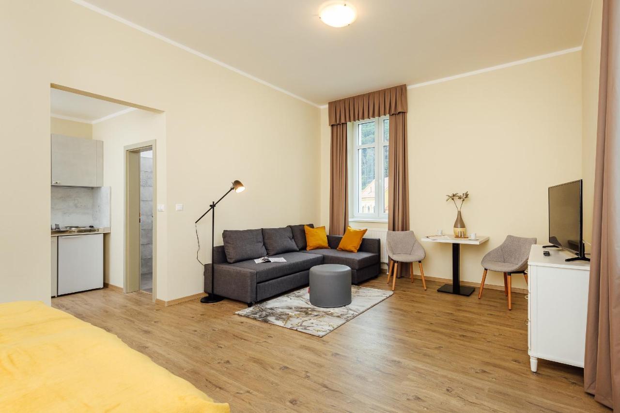Apartmanovy Dom Grand - Contactless Check In Martinske Hole Exterior photo