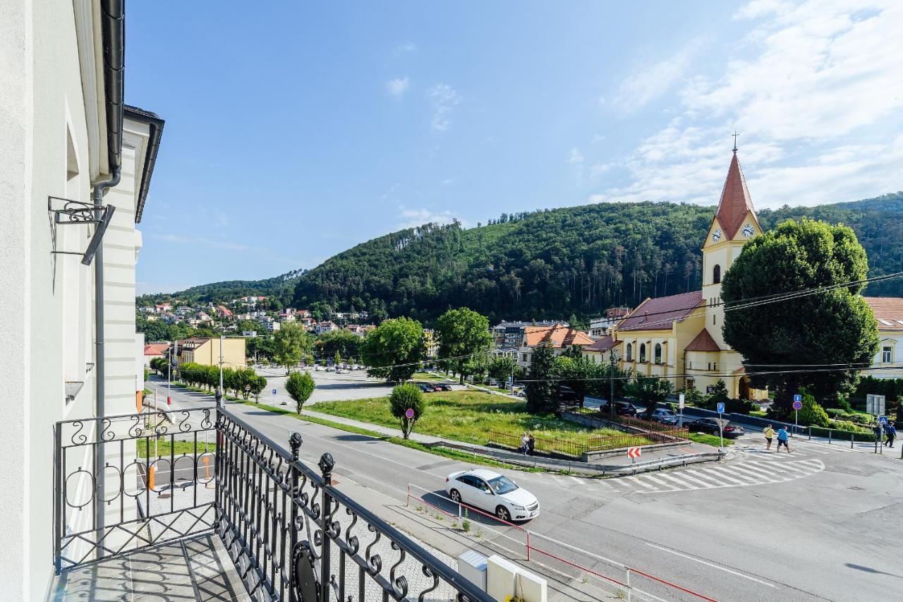 Apartmanovy Dom Grand - Contactless Check In Martinske Hole Exterior photo