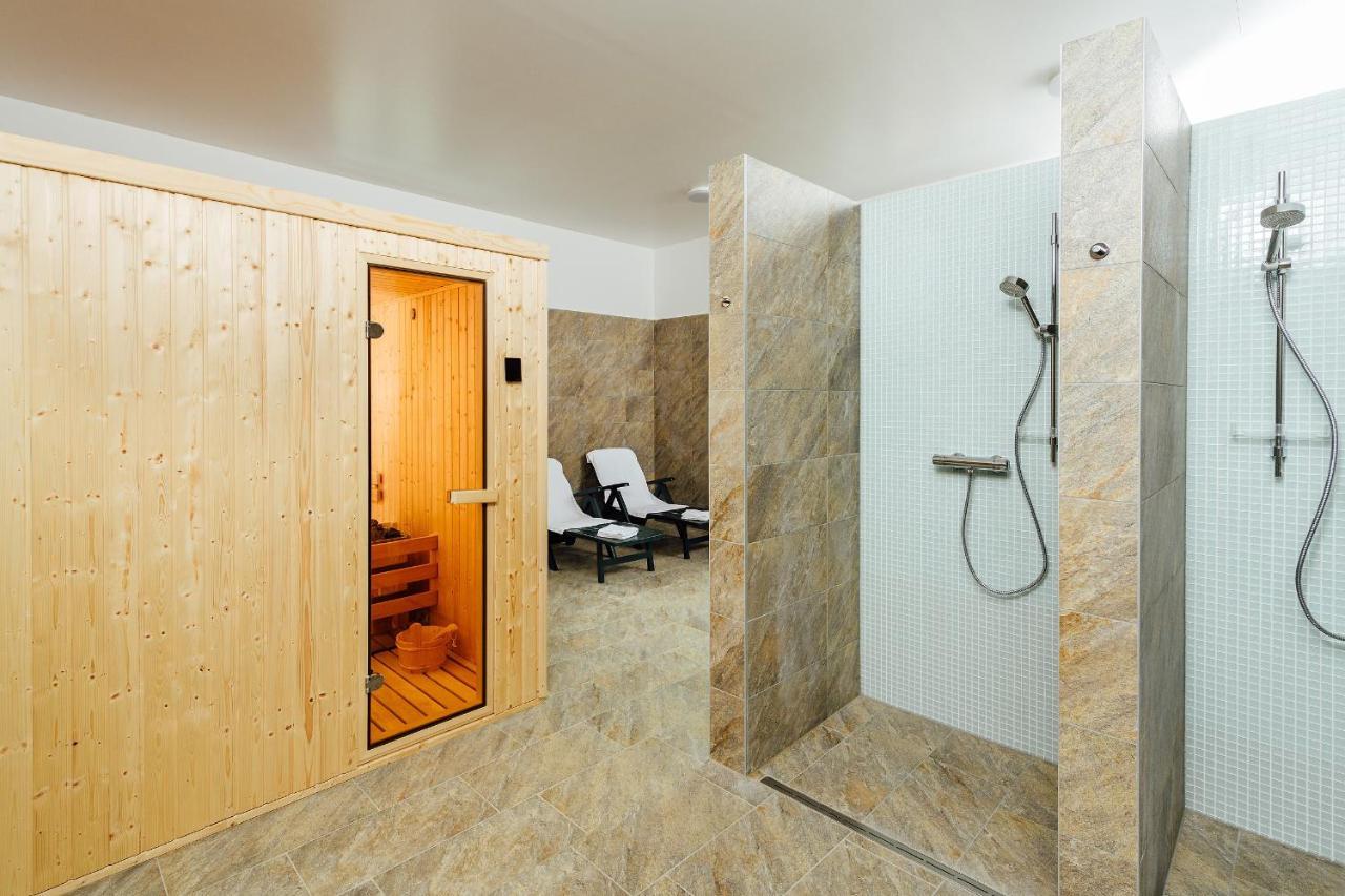 Apartmanovy Dom Grand - Contactless Check In Martinske Hole Exterior photo
