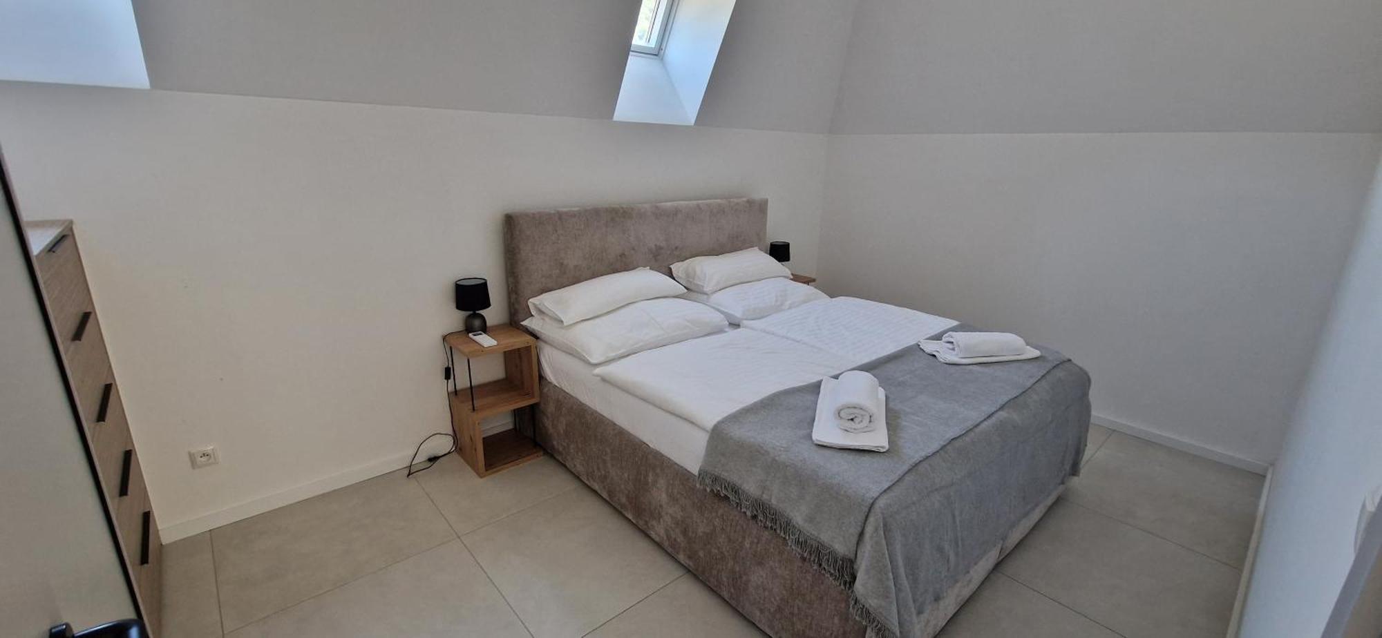 Apartmanovy Dom Grand - Contactless Check In Martinske Hole Exterior photo